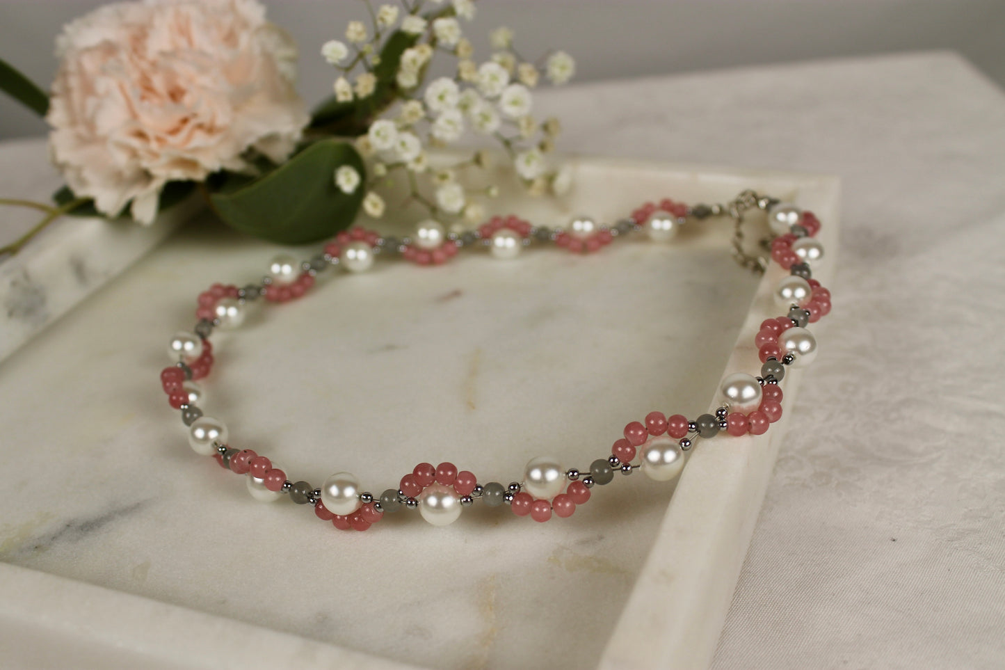 Florale Perlenkette Alura