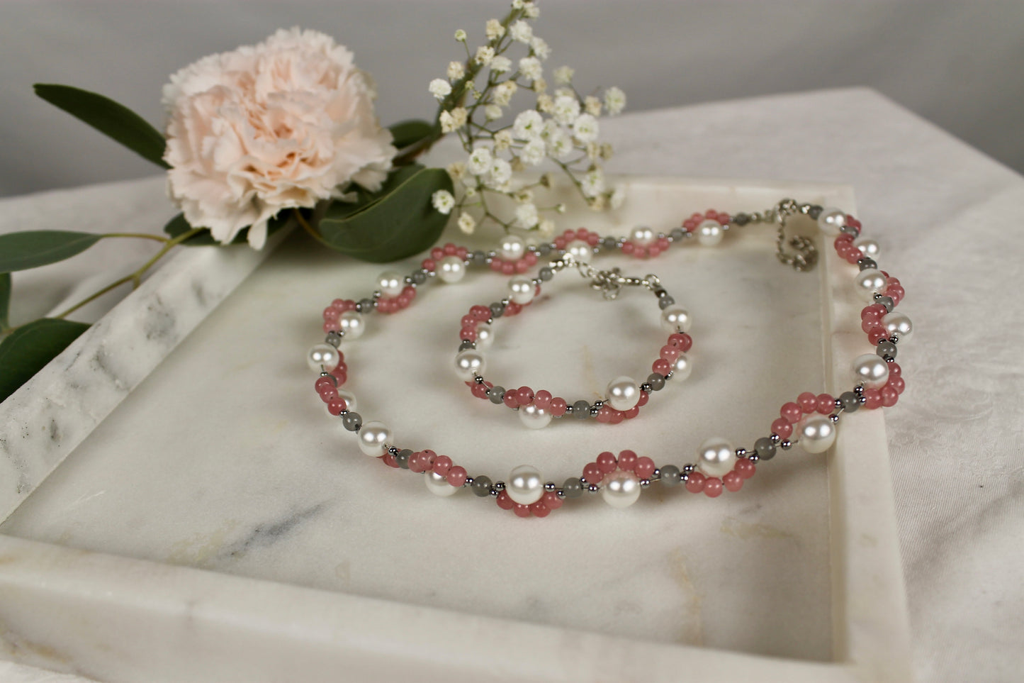 Florale Perlenkette Alura