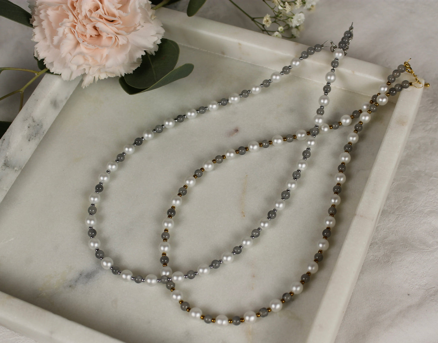 Weiß-Silberne Perlenkette Mia